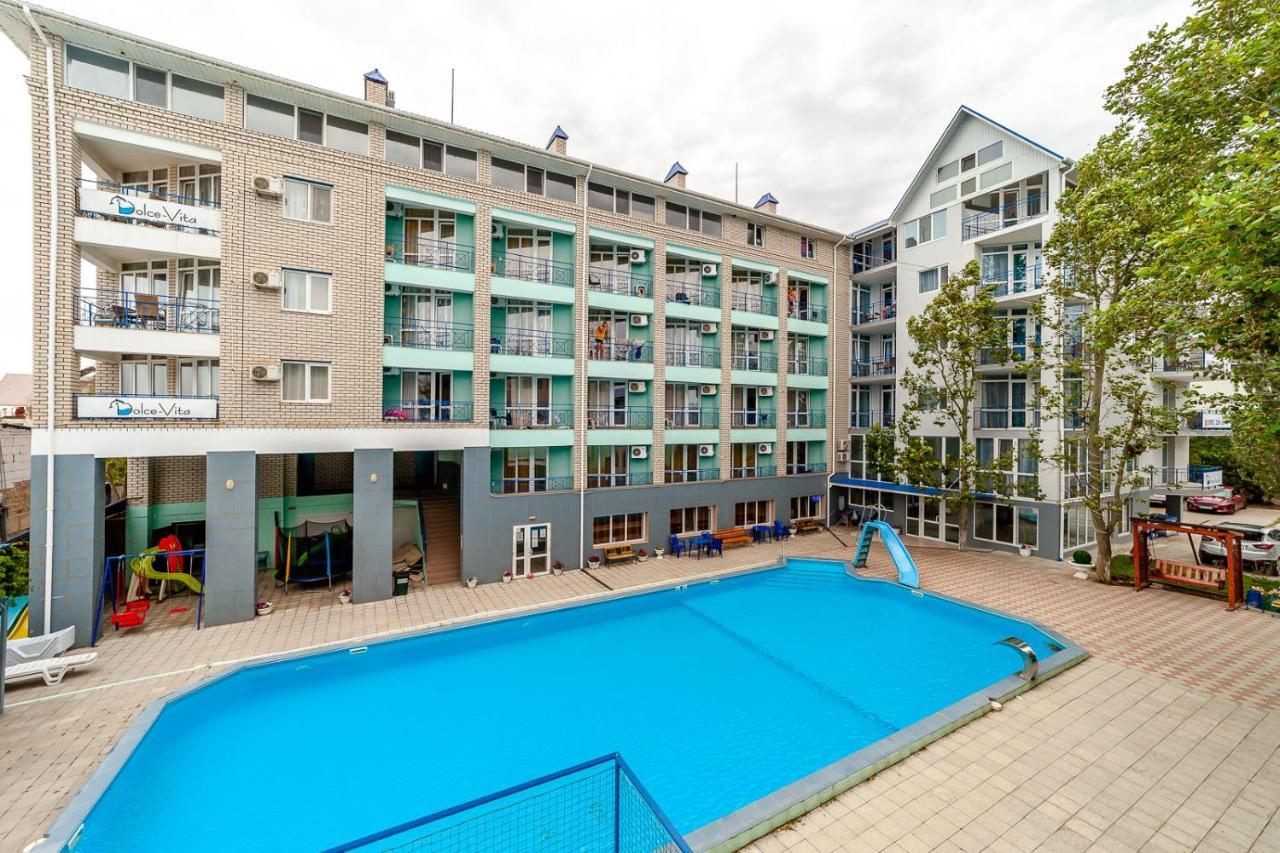 Dolce Vita Resort Hotel Zaliznij Port Eksteriør bilde