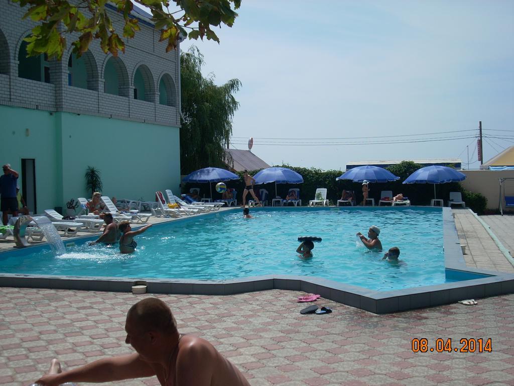 Dolce Vita Resort Hotel Zaliznij Port Eksteriør bilde