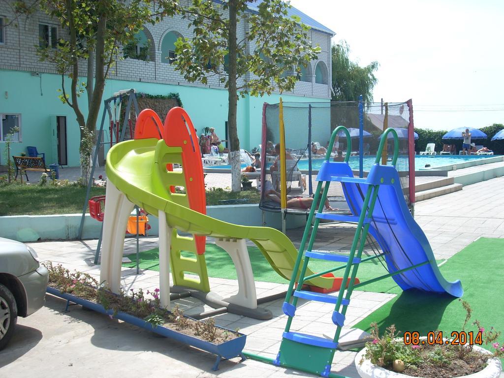 Dolce Vita Resort Hotel Zaliznij Port Eksteriør bilde
